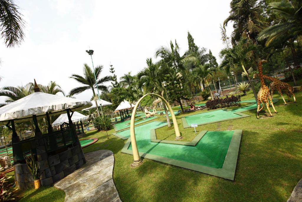 Royal Safari Garden Resort And Convention Bogor Exterior foto