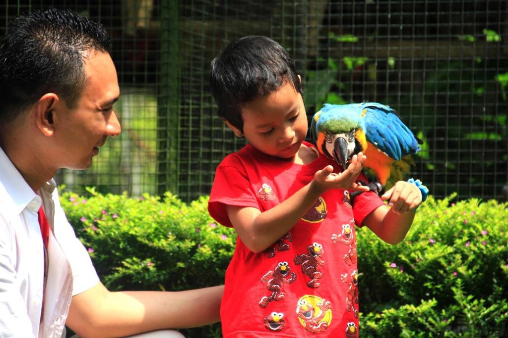 Royal Safari Garden Resort And Convention Bogor Exterior foto