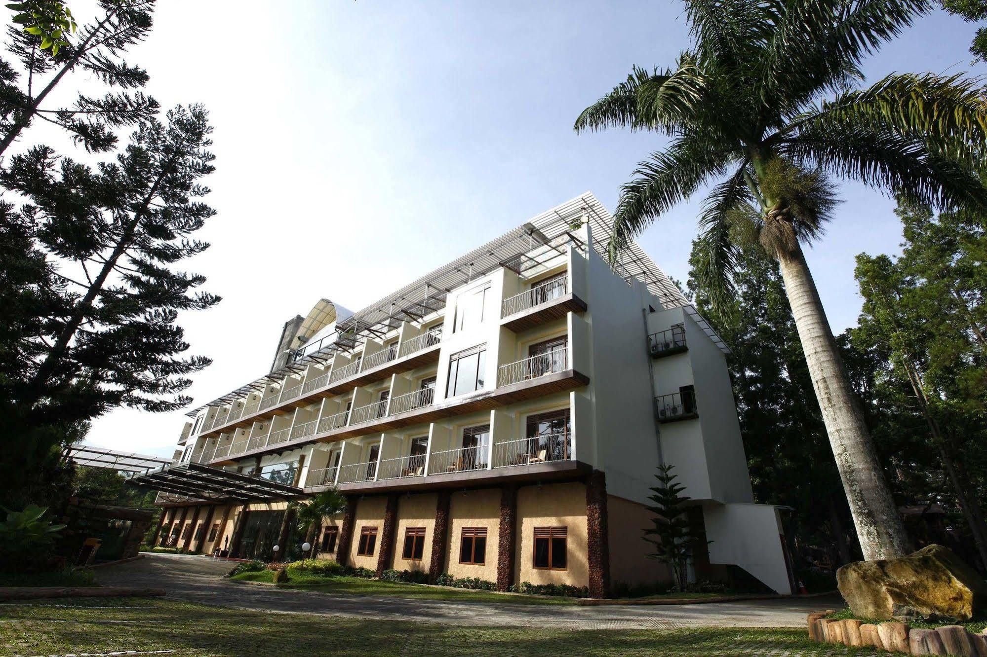 Royal Safari Garden Resort And Convention Bogor Exterior foto